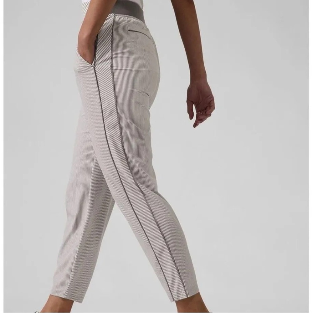 ATHLETA Brooklyn Athleisure Cream Stripped pull-on Pants pockets versatile